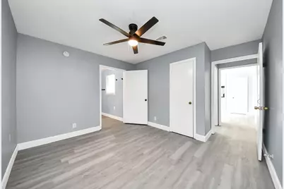 5606 Elmlawn Drive, Houston, TX 77033 - Photo 15