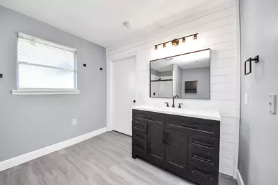 5606 Elmlawn Drive, Houston, TX 77033 - Photo 21