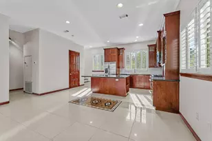 6018 Kirby Dr, West University Place, TX 77005 - Photo 17