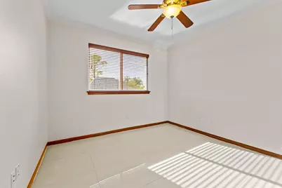 6018 Kirby Drive, West University Place, TX 77005 - Photo 27