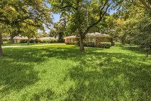 208 Garden Dr, Friendswood, TX 77546 - Photo 31