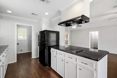 208 Garden Drive, Friendswood, TX 77546 - Photo 11