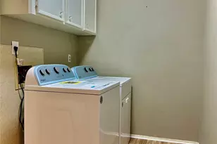 2414 Manila Ln, Houston, TX 77043 - Photo 15