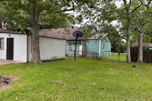2118 8th St, Orange, TX 77630 - Photo 17