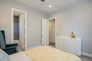 8411 Hempstead Rd, Houston, TX 77008 - Photo 37