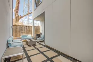 8411 Hempstead Rd, Houston, TX 77008 - Photo 7