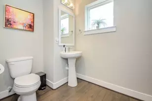 8411 Hempstead Rd, Houston, TX 77008 - Photo 35