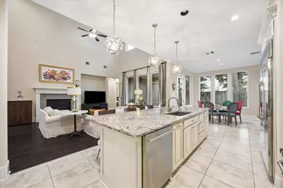 874 W Forest Drive, Houston, TX 77079 - Photo 11