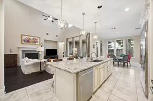 874 W Forest Dr, Houston, TX 77079 - Photo 11