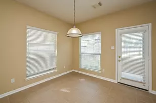 9127 Stoneleigh Dr, Sugar Land, TX 77479 - Photo 7