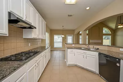 9127 Stoneleigh Drive, Sugar Land, TX 77479 - Photo 9