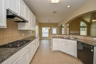 9127 Stoneleigh Dr, Sugar Land, TX 77479 - Photo 9