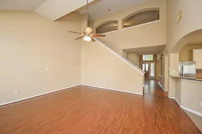 9127 Stoneleigh Drive, Sugar Land, TX 77479 - Photo 5