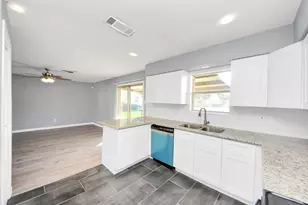 1122 Un Vly Dr, Pearland, TX 77581 - Photo 15