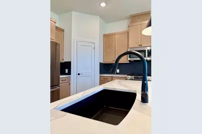9402 Autumn Vale Drive, Missouri City, TX 77459 - Photo 9