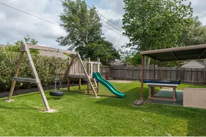 2318 Colonial Ridge Drive, Friendswood, TX 77546 - Photo 23