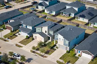 2823 Kennet Manor Dr, Houston, TX 77047 - Photo 37