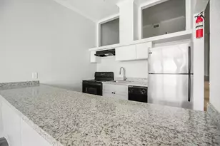 7820 Seawall Blvd, Galveston, TX 77551 - Photo 9