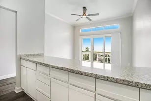 7820 Seawall Blvd, Galveston, TX 77551 - Photo 11