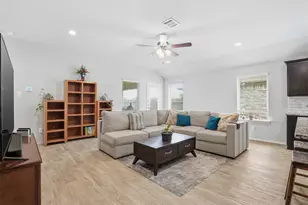 11016 33rd Ave N, Texas City, TX 77591 - Photo 3