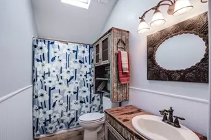 140 Ocean View Dr, Crystal Beach, TX 77650 - Photo 31