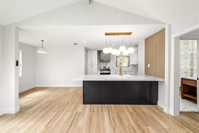 10831 Holly Springs Drive, Houston, TX 77042 - Photo 19