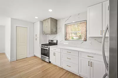 10831 Holly Springs Drive, Houston, TX 77042 - Photo 25