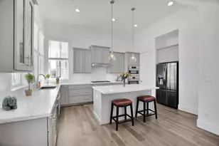 2705 Maxroy St, Houston, TX 77007 - Photo 17
