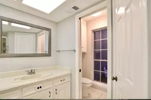 538 Longview Dr, Sugar Land, TX 77478 - Photo 3