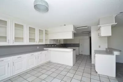 538 Longview Drive, Sugar Land, TX 77478 - Photo 11