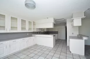 538 Longview Dr, Sugar Land, TX 77478 - Photo 11