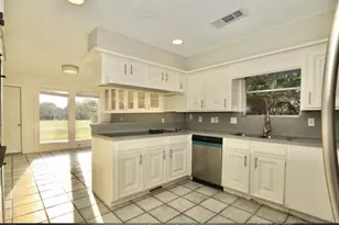 538 Longview Dr, Sugar Land, TX 77478 - Photo 7