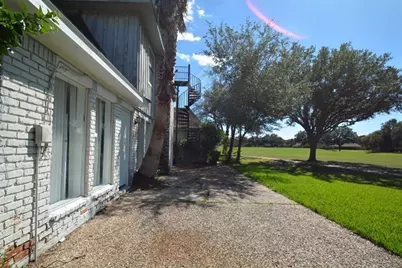 538 Longview Drive, Sugar Land, TX 77478 - Photo 9