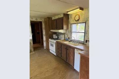 110 Concho Trail, La Grange, TX 78945 - Photo 9