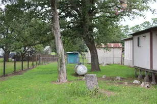 110 Concho Trail, La Grange, TX 78945 - Photo 5