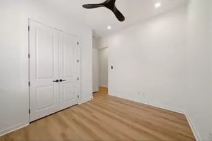 8203 Calhoun Rd, Houston, TX 77033 - Photo 23