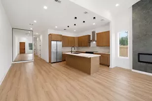 8203 Calhoun Rd, Houston, TX 77033 - Photo 9