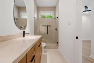 8203 Calhoun Rd, Houston, TX 77033 - Photo 29