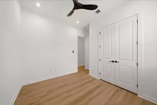 8203 Calhoun Rd, Houston, TX 77033 - Photo 25