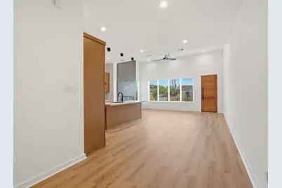 8203 Calhoun Road #A, Houston, TX 77033 - Photo 11