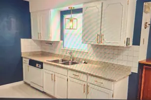 11015 Fleming Dr, Houston, TX 77013 - Photo 9