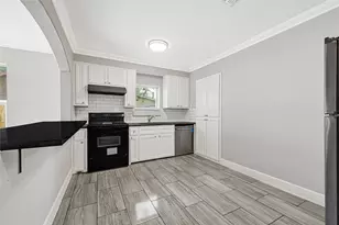 2331 Delafield St, Houston, TX 77023 - Photo 9