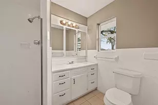 2304 Belvedere Dr, Baytown, TX 77520 - Photo 37