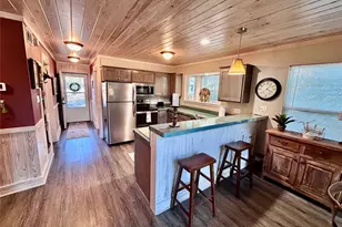 232 Clear Lake Dr, La Grange, TX 78945 - Photo 5