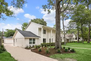 10806 Britoak Ln, Houston, TX 77079 - Photo 3