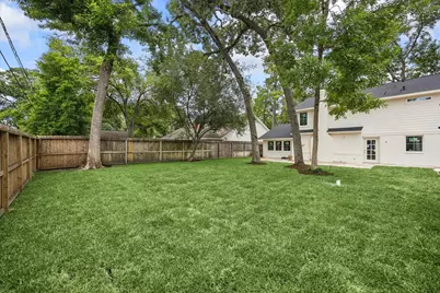 10806 Britoak Lane, Houston, TX 77079 - Photo 5