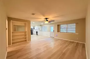205 W Vaughn Ln, Deer Park, TX 77536 - Photo 5