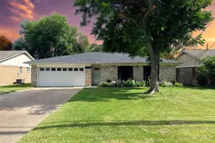 205 W Vaughn Ln, Deer Park, TX 77536 - Photo 1