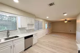 205 W Vaughn Ln, Deer Park, TX 77536 - Photo 11