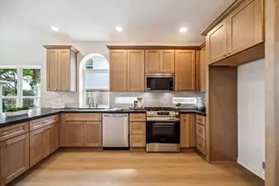 6806 Flowermound Dr, Sugar Land, TX 77479 - Photo 3